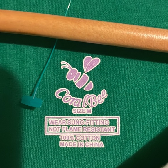 •CORA BEE•GREEN/WHITE STRIPED RUDOLPH MATCHING PAJAMA SET... MEDIUM (LIKE NEW) - Picture 9 of 10